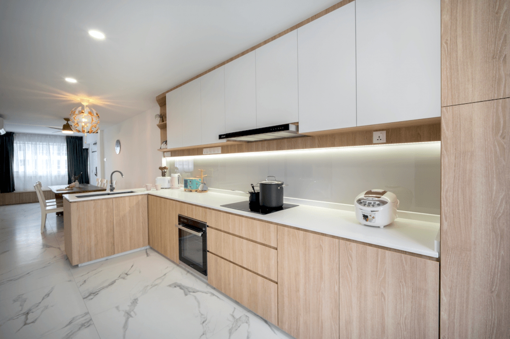 Bishan-Street-12-Resale-HDB-kitchen.png